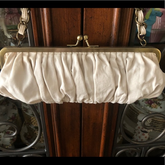 BCBGMAXAZRIA Clutch. - Picture 2 of 6